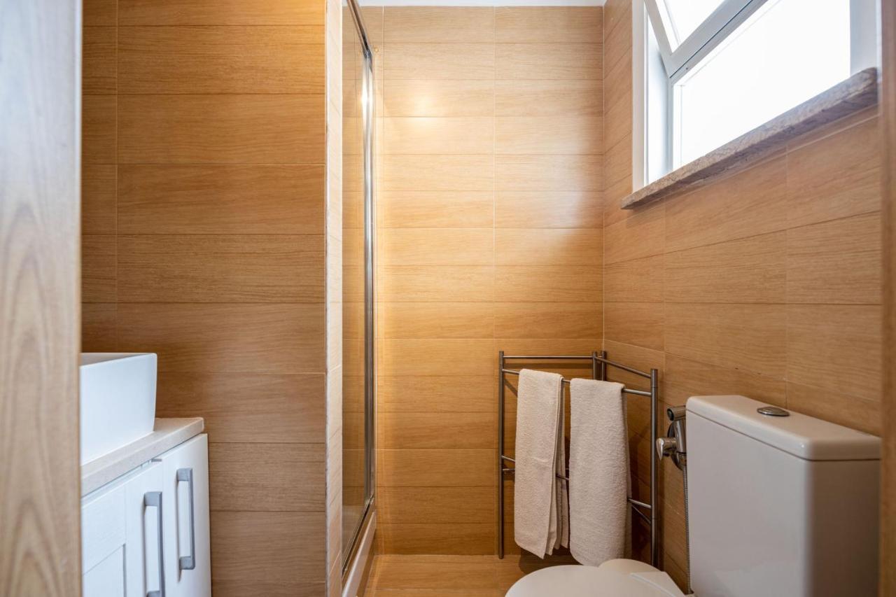 Lapa 3Bdr Duplex W/ Balcony By Lovelystay Lisbona Esterno foto