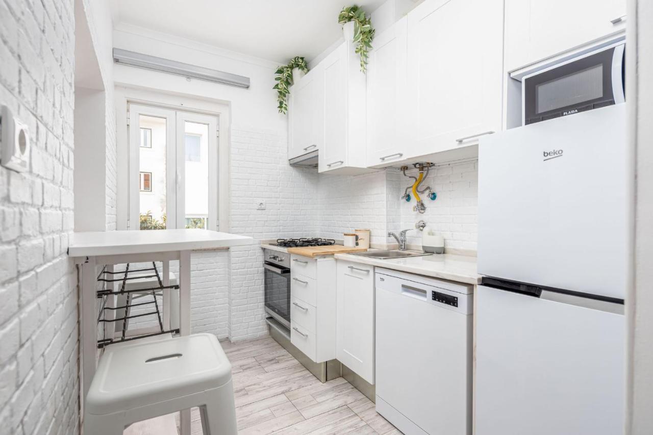 Lapa 3Bdr Duplex W/ Balcony By Lovelystay Lisbona Esterno foto