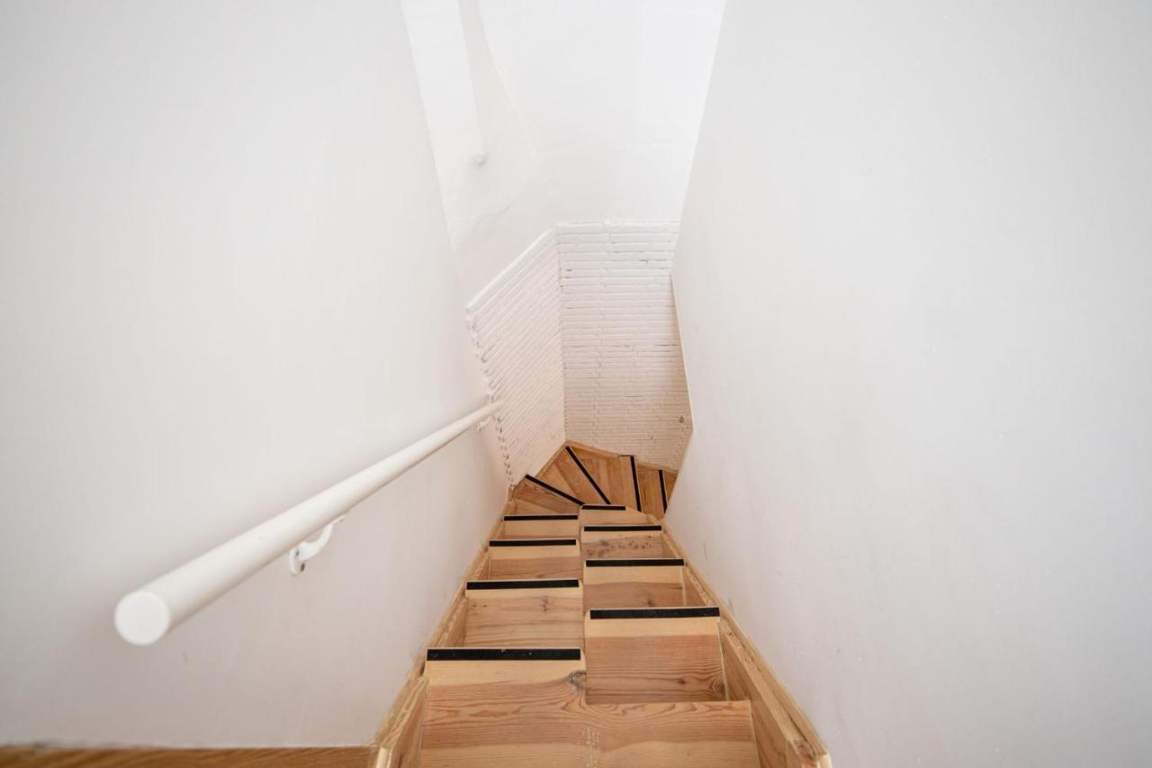 Lapa 3Bdr Duplex W/ Balcony By Lovelystay Lisbona Esterno foto