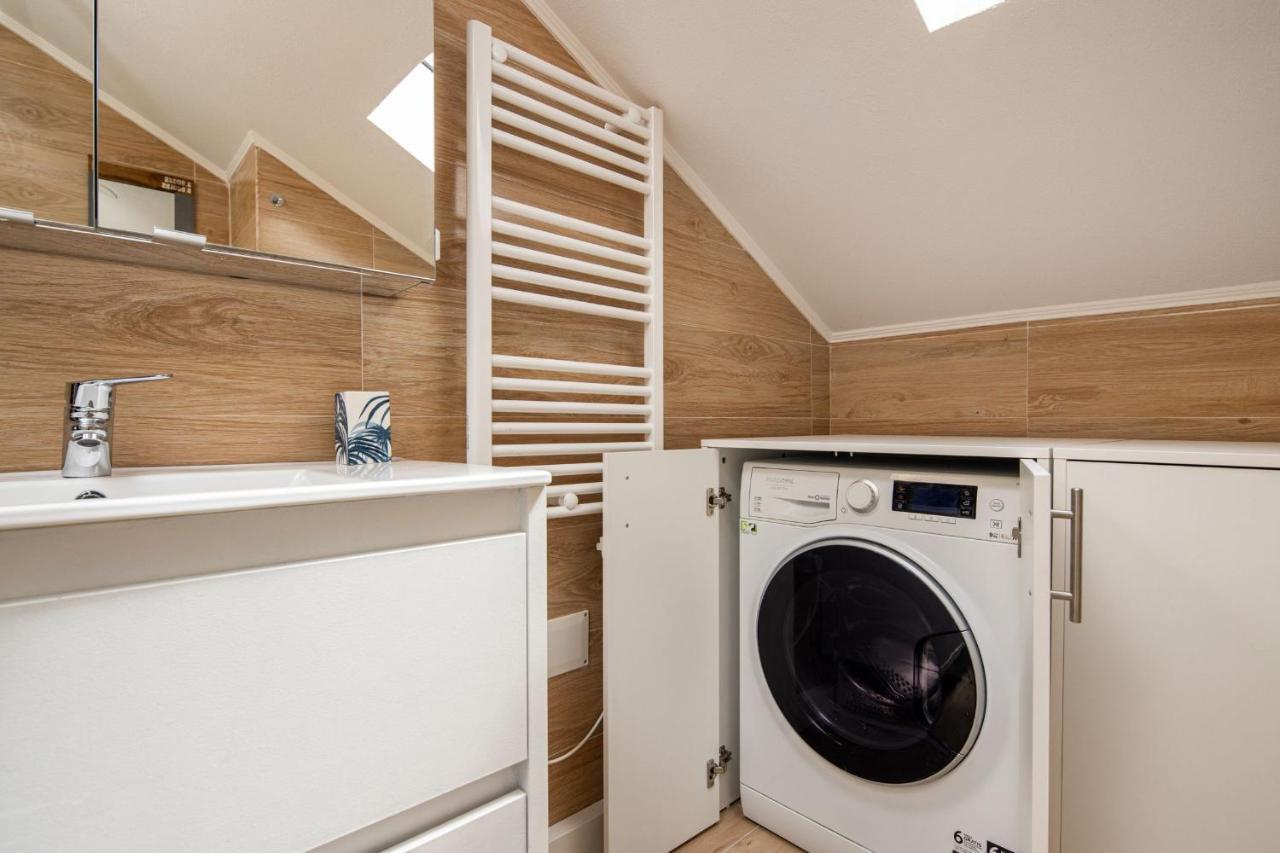 Lapa 3Bdr Duplex W/ Balcony By Lovelystay Lisbona Esterno foto